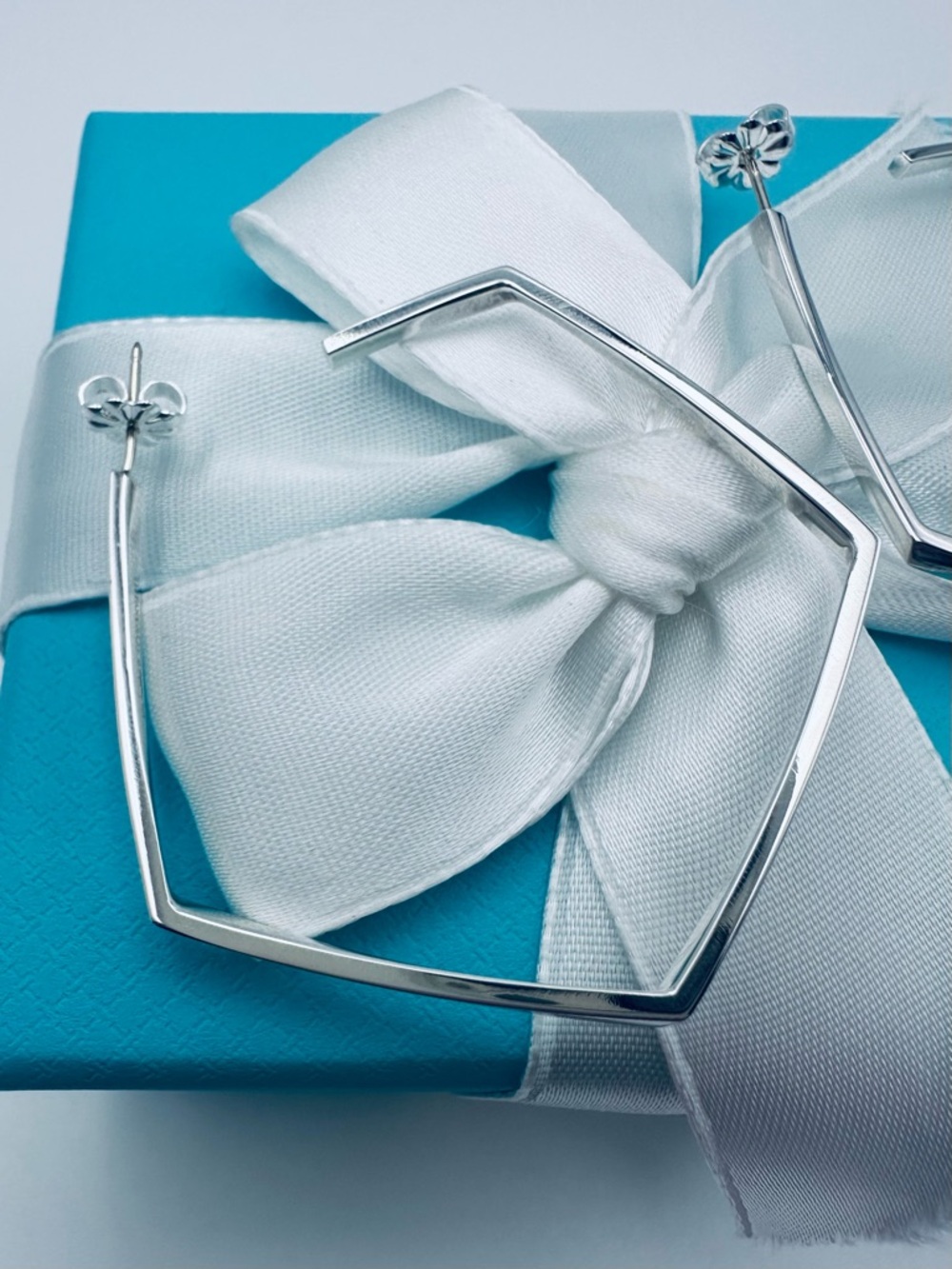 RARE Tiffany & Co. Frank Gehry Large Torque Hoop Earrings in Silver w Packaging - Picture 5 of 12